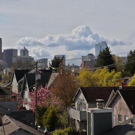 Central Modern Home With Rooftop Seattle Exterior foto